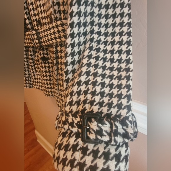 Beautiful Club Monaco Pea Coat Houndstooth pattern - Picture 12 of 15